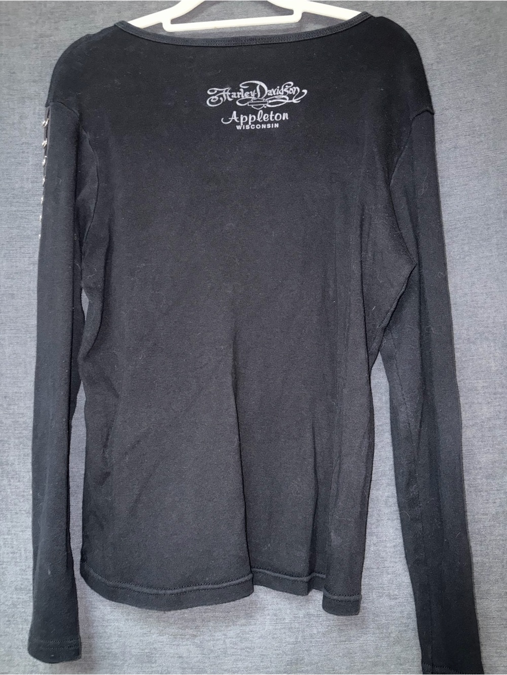 Harley-Davidson Black Long-Sleeve V-Neck Top with Eyelet Sleeve Detail - Picture 4 of 4